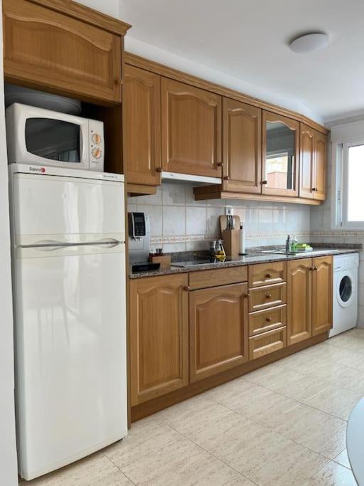 Bonito Piso Al Lado Del Mar! Apartamento La Mariña Exterior foto